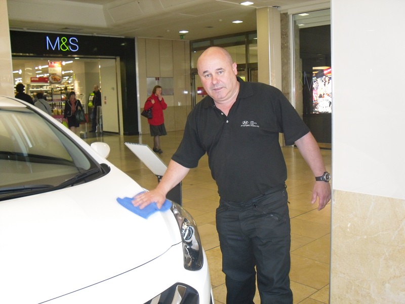Autovaletdirect franchise makes stop at Cardiff for Hyundai Road Show